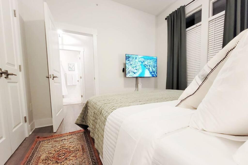 New Stylish Getaway- 5 Mil To Uptown/3 Smart Tvs! Διαμέρισμα Σάρλοτ Εξωτερικό φωτογραφία