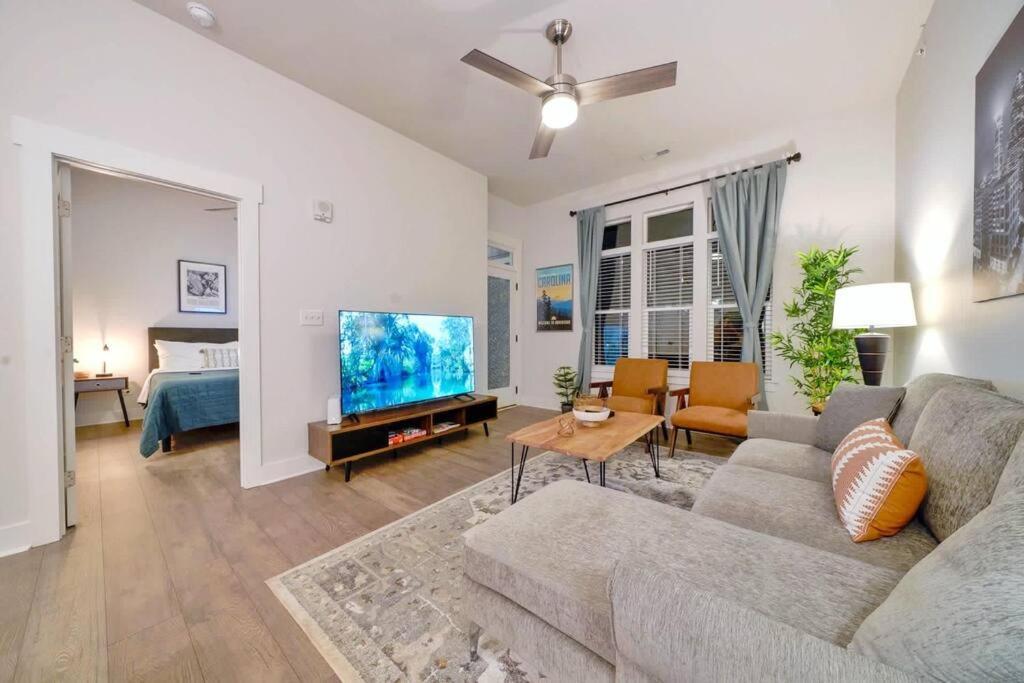 New Stylish Getaway- 5 Mil To Uptown/3 Smart Tvs! Διαμέρισμα Σάρλοτ Εξωτερικό φωτογραφία