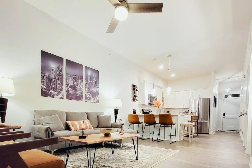 New Stylish Getaway- 5 Mil To Uptown/3 Smart Tvs! Διαμέρισμα Σάρλοτ Εξωτερικό φωτογραφία
